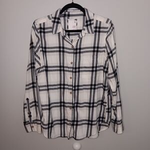 BOGO FREE❣️ black and white button up flannel shirt